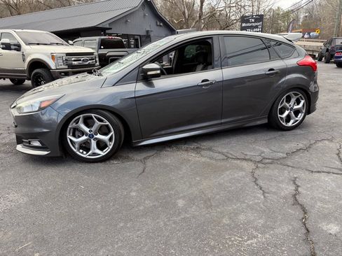 Used 2017 Ford Focus ST FWD image 68