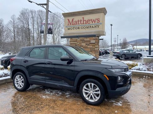 Used 2022 Chevrolet TrailBlazer LS image 2
