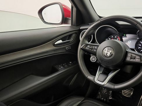 Used 2022 Alfa Romeo Stelvio Ti AWD/4WD image 34