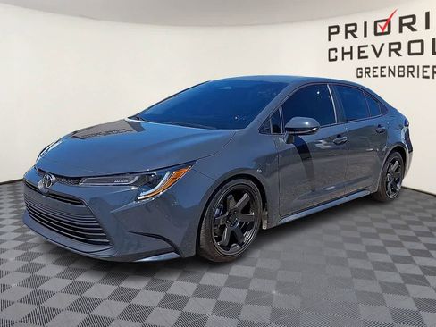 Used 2025 Toyota Corolla LE FWD image 4