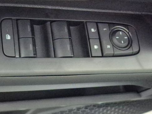 New 2025 Toyota Tacoma TRD Off-Road image 15