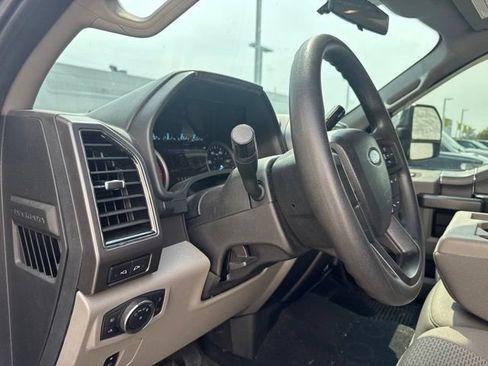 Used 2019 Ford F250 XLT w/ XLT Premium Package AWD/4WD image 11