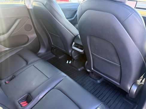 Used 2020 Tesla Model Y Long Range image 18