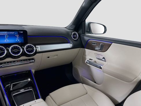 New 2026 Mercedes-Benz GLB 250 4MATIC image 25