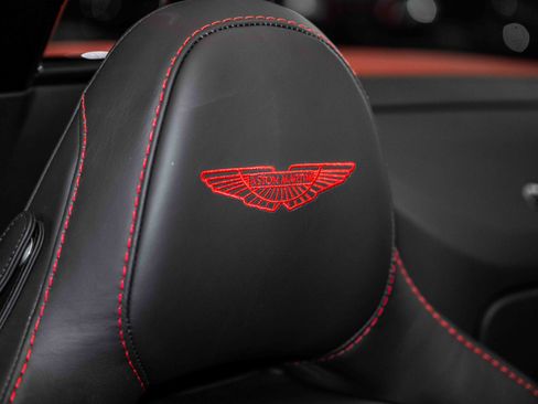 Used 2023 Aston Martin V12 Vantage Roadster image 5