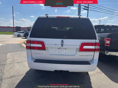 Used 2012 Lincoln Navigator 4WD image 5