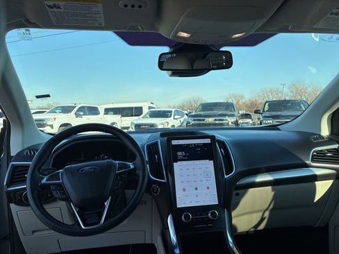 Used 2024 Ford Edge Titanium image 22