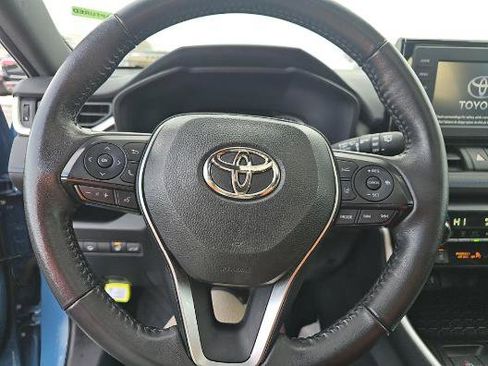 Used 2022 Toyota RAV4 SE image 8