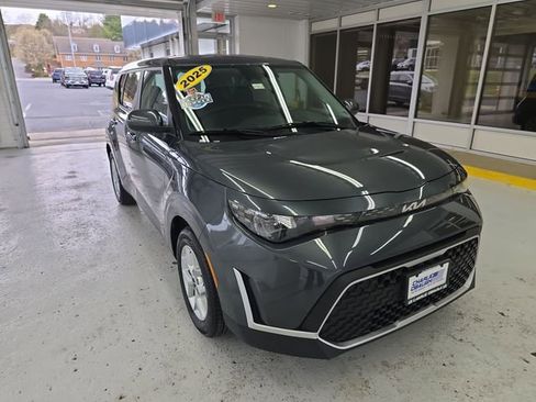 Used 2025 Kia Soul LX image 7