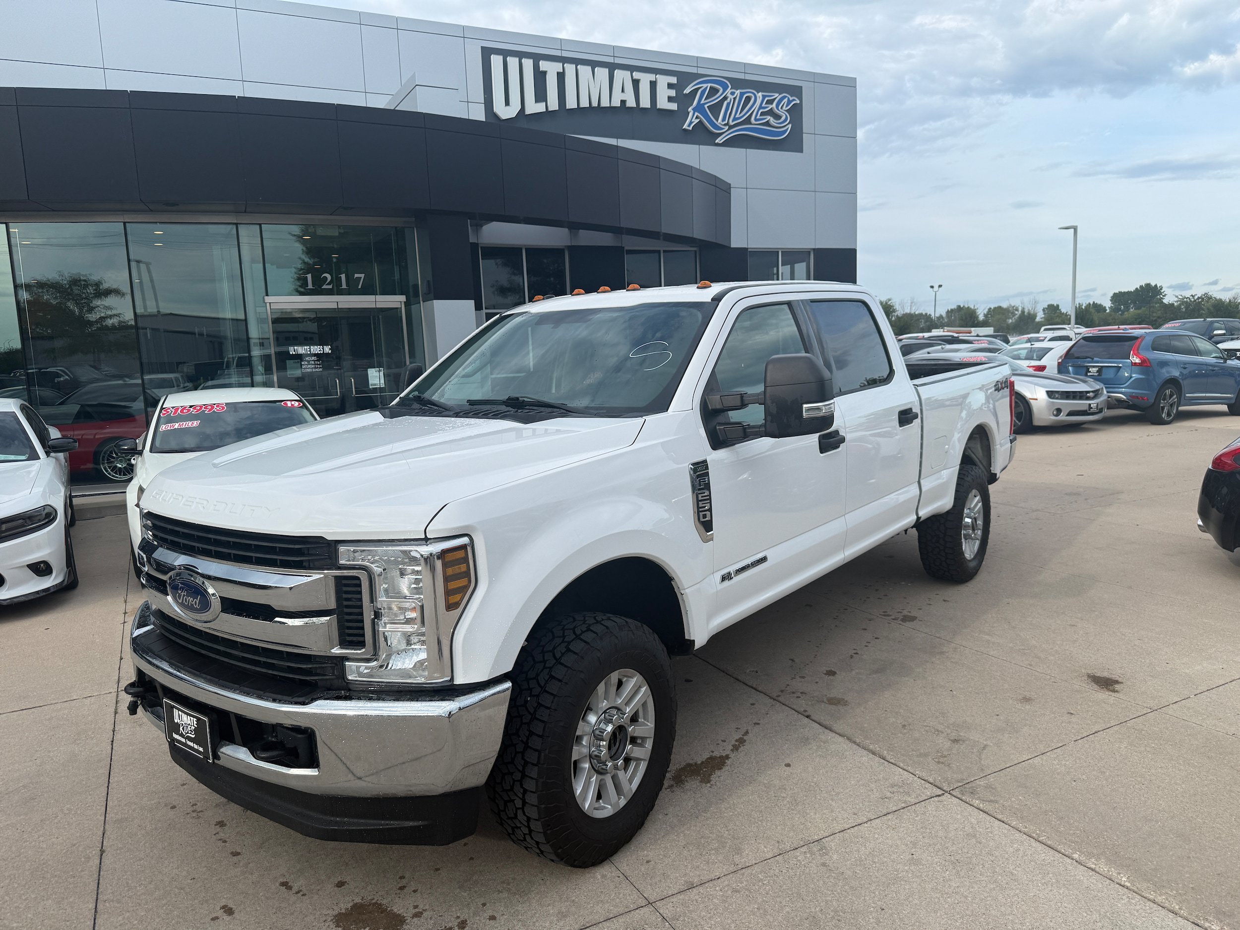 Used 2019 Ford F250 XLT AWD/4WD image 1