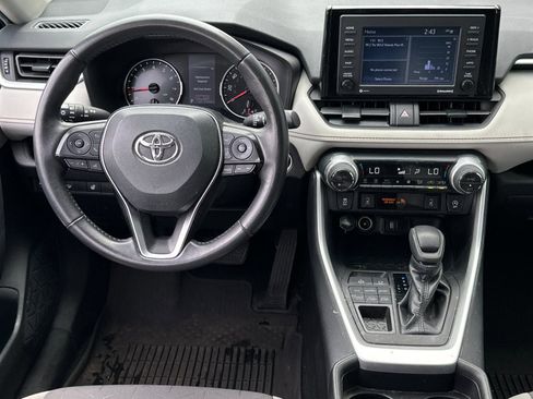 Used 2021 Toyota RAV4 XLE w/ XLE Grade Weather Package image 13
