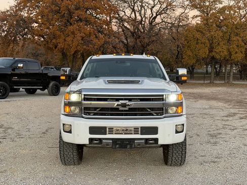 Used 2019 Chevrolet Silverado 2500 High Country w/ Duramax Plus Package image 2