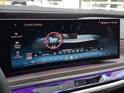 Used 2023 BMW 760i xDrive image 17