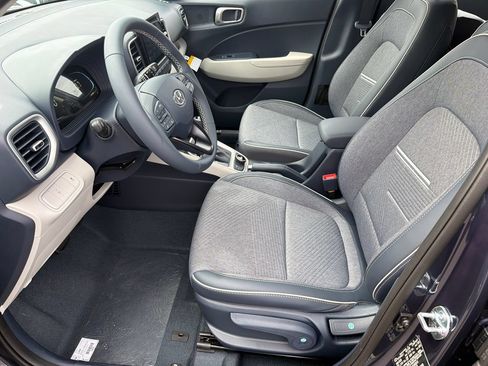 New 2026 Hyundai Venue SEL FWD image 10