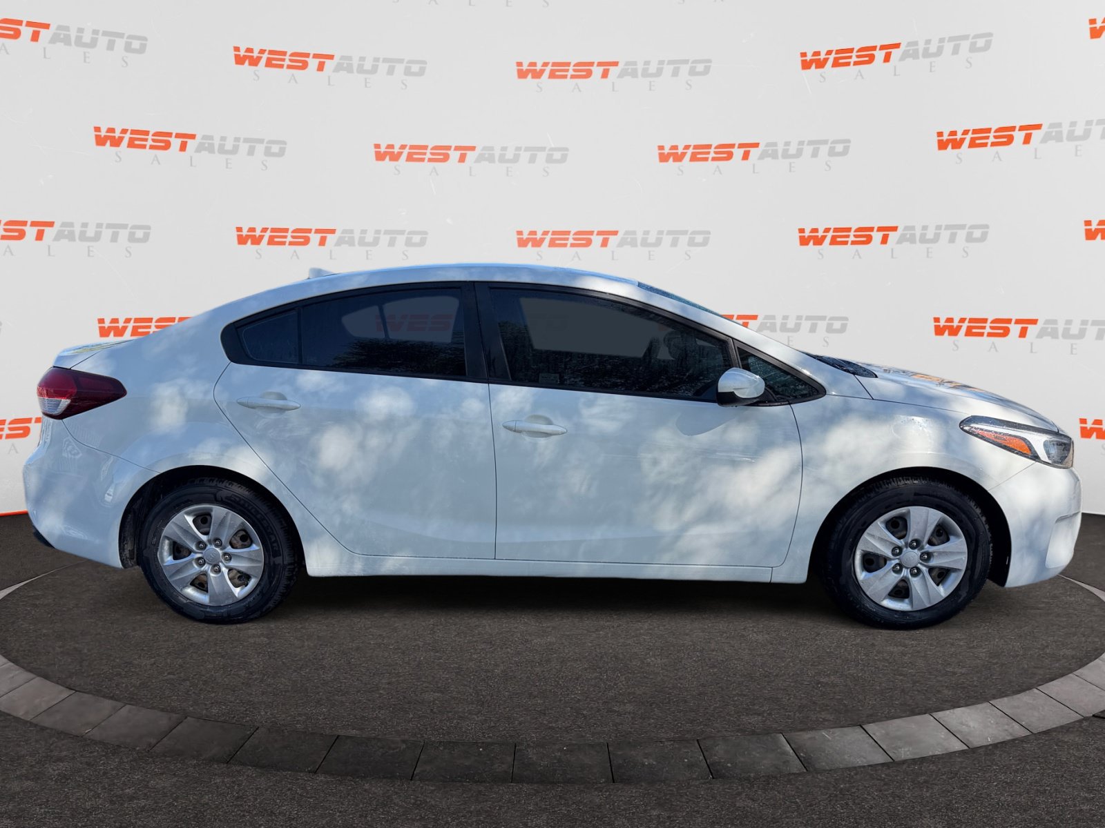 Used 2018 Kia Forte LX FWD image 6