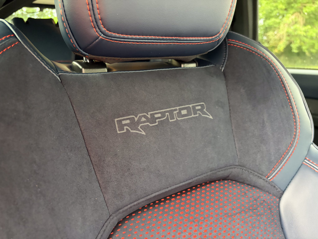 New 2026 Ford Bronco Raptor w/ Interior Carbon Fiber Pack AWD/4WD image 32