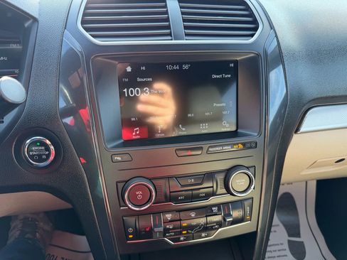 Used 2018 Ford Explorer XLT w/ Equipment Group 202A image 9