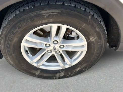 Used 2020 Ford Explorer XLT w/ Equipment Group 202A AWD/4WD image 11