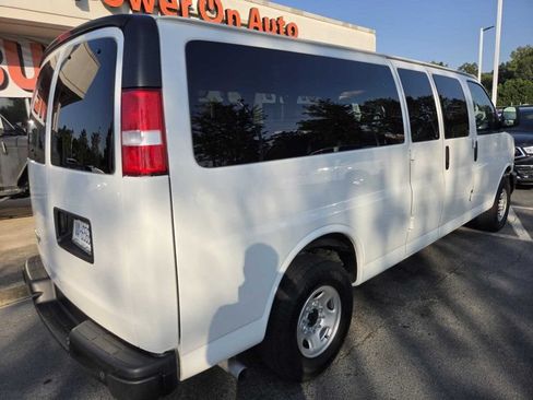 Used 2024 Chevrolet Express 3500 LS RWD image 4