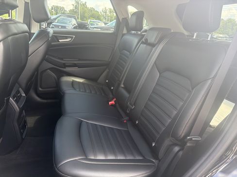 Used 2022 Ford Edge SEL w/ Convenience Package AWD/4WD image 17