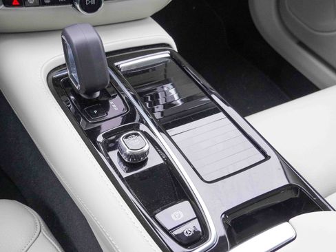 Used 2024 Volvo S60 T8 Plus w/ Climate Package image 29