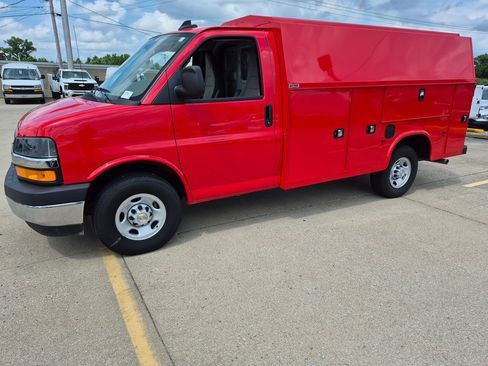 New 2024 Chevrolet Express 3500 w/ Power Convenience Package image 3