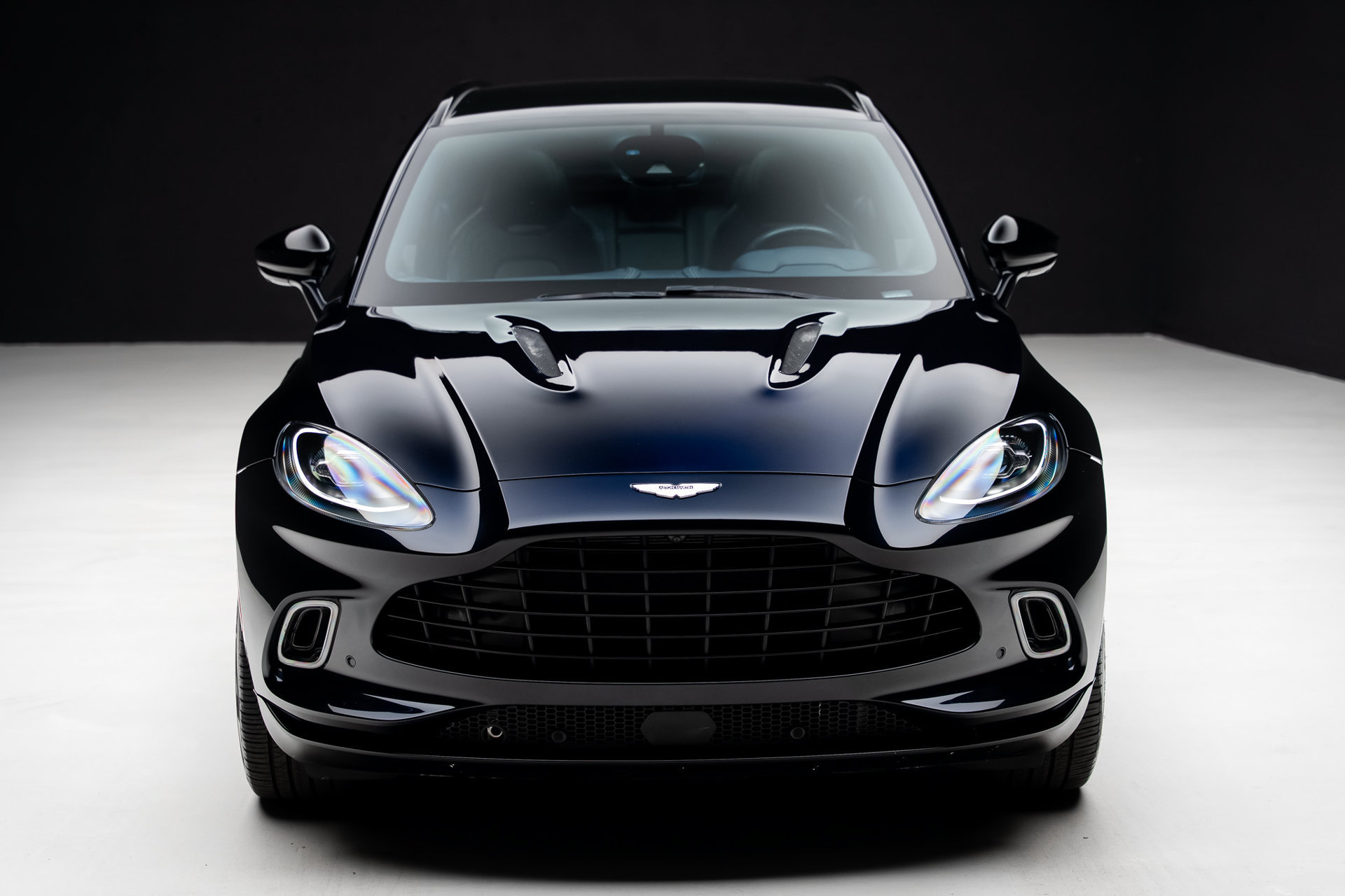 Used 2021 Aston Martin DBX AWD/4WD image 6
