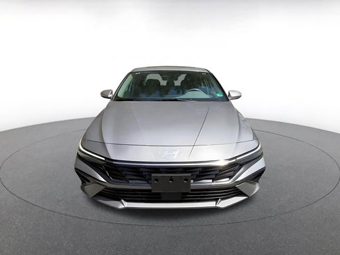 Used 2025 Hyundai Elantra SEL image 4