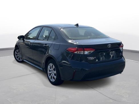 Used 2025 Toyota Corolla LE image 8