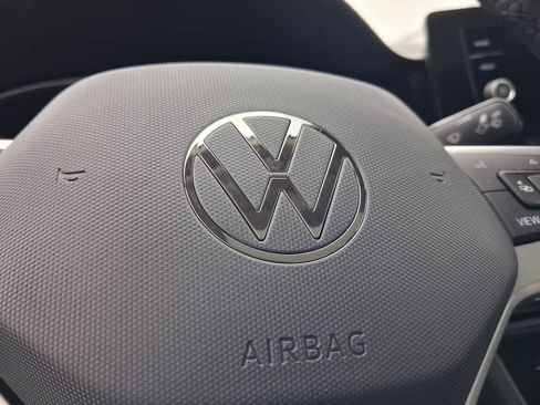 New 2026 Volkswagen Jetta SE FWD image 24