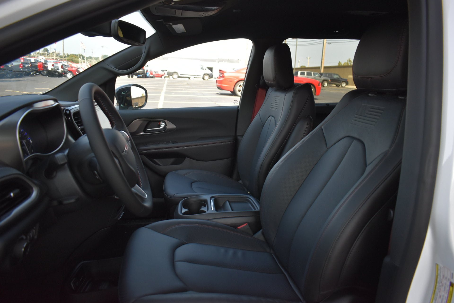 New 2027 Chrysler Pacifica Select AWD/4WD image 15