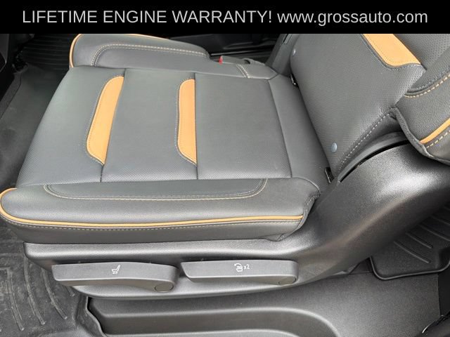 Used 2024 GMC Yukon XL AT4 w/ Technology Package AWD/4WD image 21