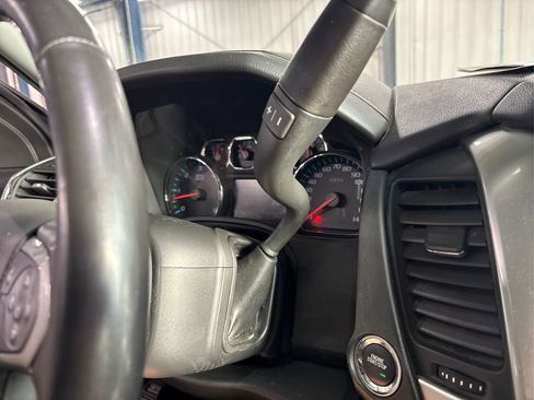 Used 2019 Chevrolet Tahoe LT w/ LT Signature Package image 40