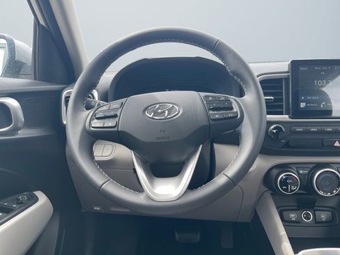 New 2025 Hyundai Venue SEL image 13