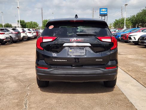 Used 2024 GMC Terrain SLE AWD/4WD image 7