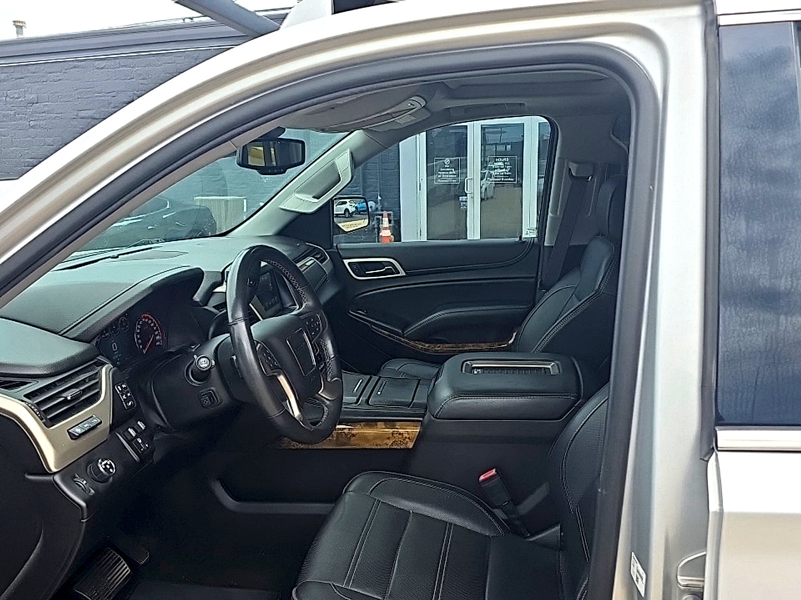 Used 2016 GMC Yukon Denali w/ Open Road Package RWD image 21