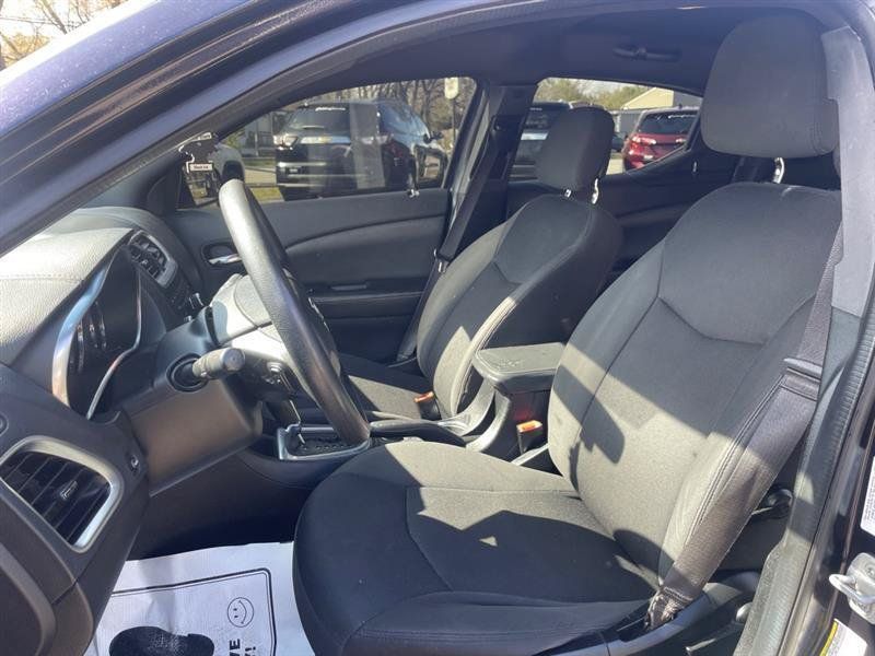 Used 2012 Dodge Avenger SE FWD image 10