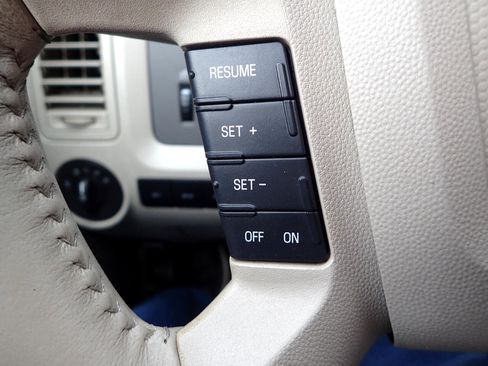 Used 2009 Ford Escape XLT image 15