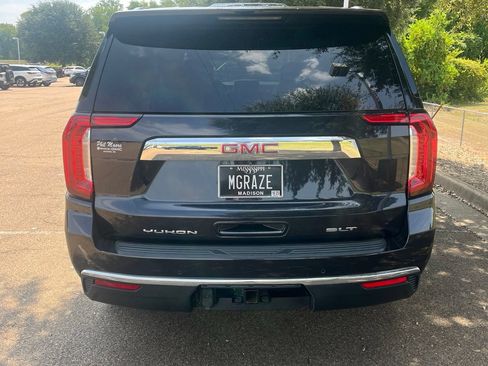 Used 2023 GMC Yukon SLT w/ SLT Premium Package RWD image 2