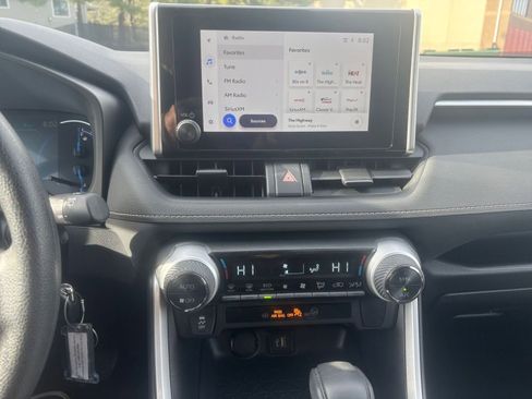 Used 2025 Toyota RAV4 LE image 18