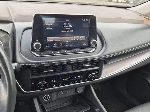 Used 2023 Nissan Rogue SV w/ SV Premium B Package AWD/4WD image 18