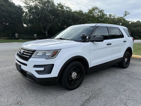 Used 2017 Ford Explorer 4WD Police Interceptor image 2