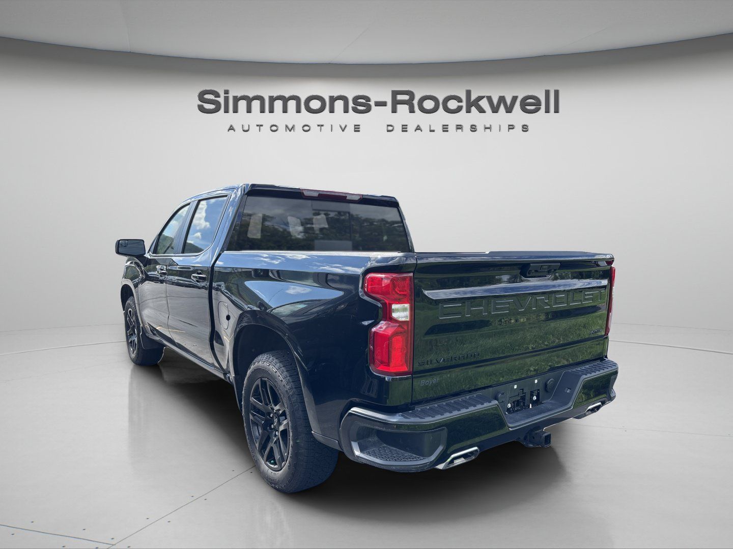 Used 2024 Chevrolet Silverado 1500 RST w/ Convenience Package II AWD/4WD image 3