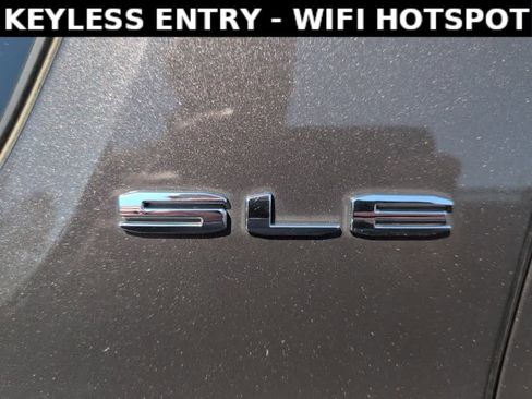 Used 2020 GMC Acadia SLE FWD image 4