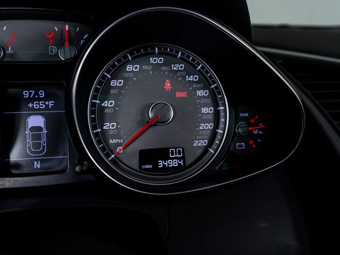 Used 2011 Audi R8 V8 image 42