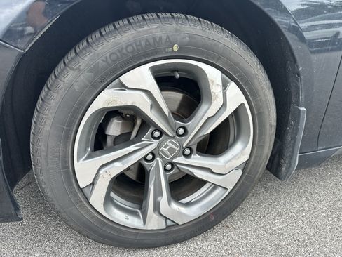 Used 2018 Honda Accord EX image 8