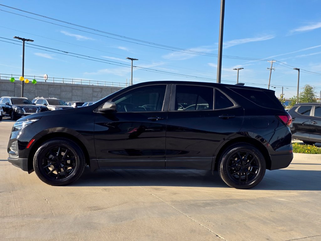 Used 2022 Chevrolet Equinox LS w/ LS Convenience Package FWD image 5