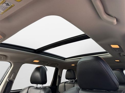 Used 2023 Subaru Ascent Touring image 30