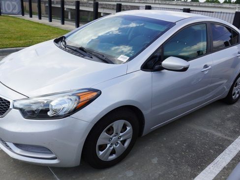 Used 2015 Kia Forte LX FWD image 6