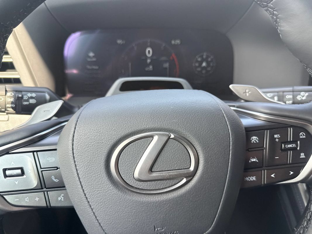 Used 2026 Lexus GX 550 w/ Accessory Package (2T) AWD/4WD image 27